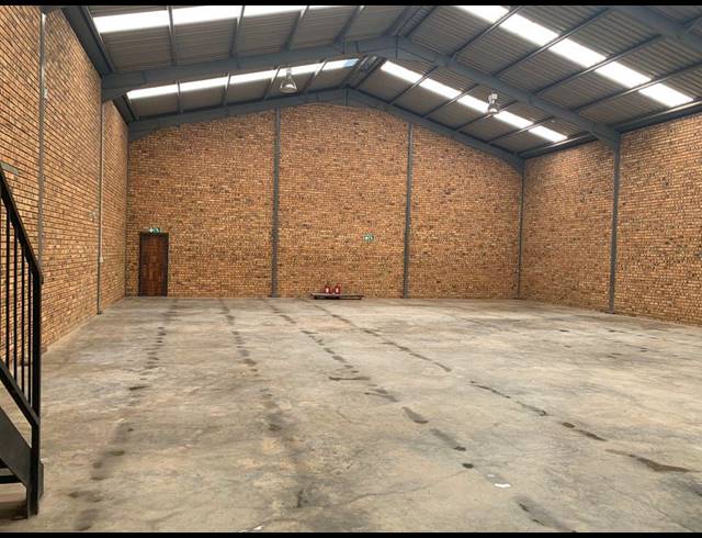 411M² WAREHOUSE TO LET IN STRIJDOMPARK